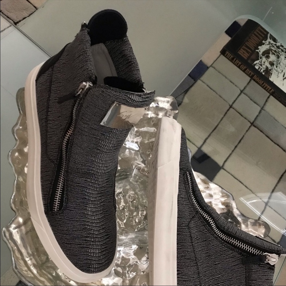 GIUSEPPE ZANOTTI - Picture 7 of 8
